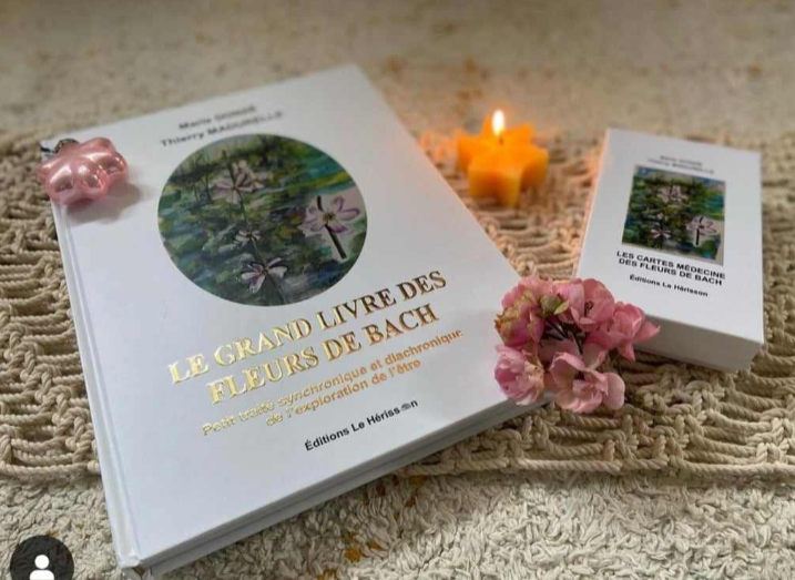 Le Grand Livre des Fleurs de Bach et le jeu de cartes Médecine